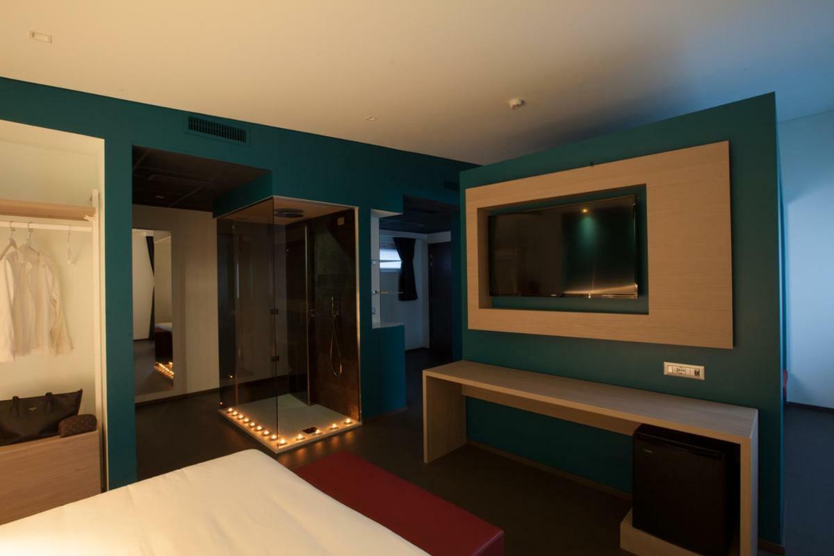 Hotel Carnia ヴェンゾーネ エクステリア 写真